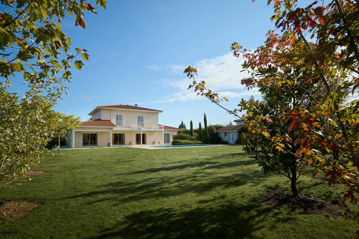 Maison à SAINT-CYR-SUR-LE-RHONE