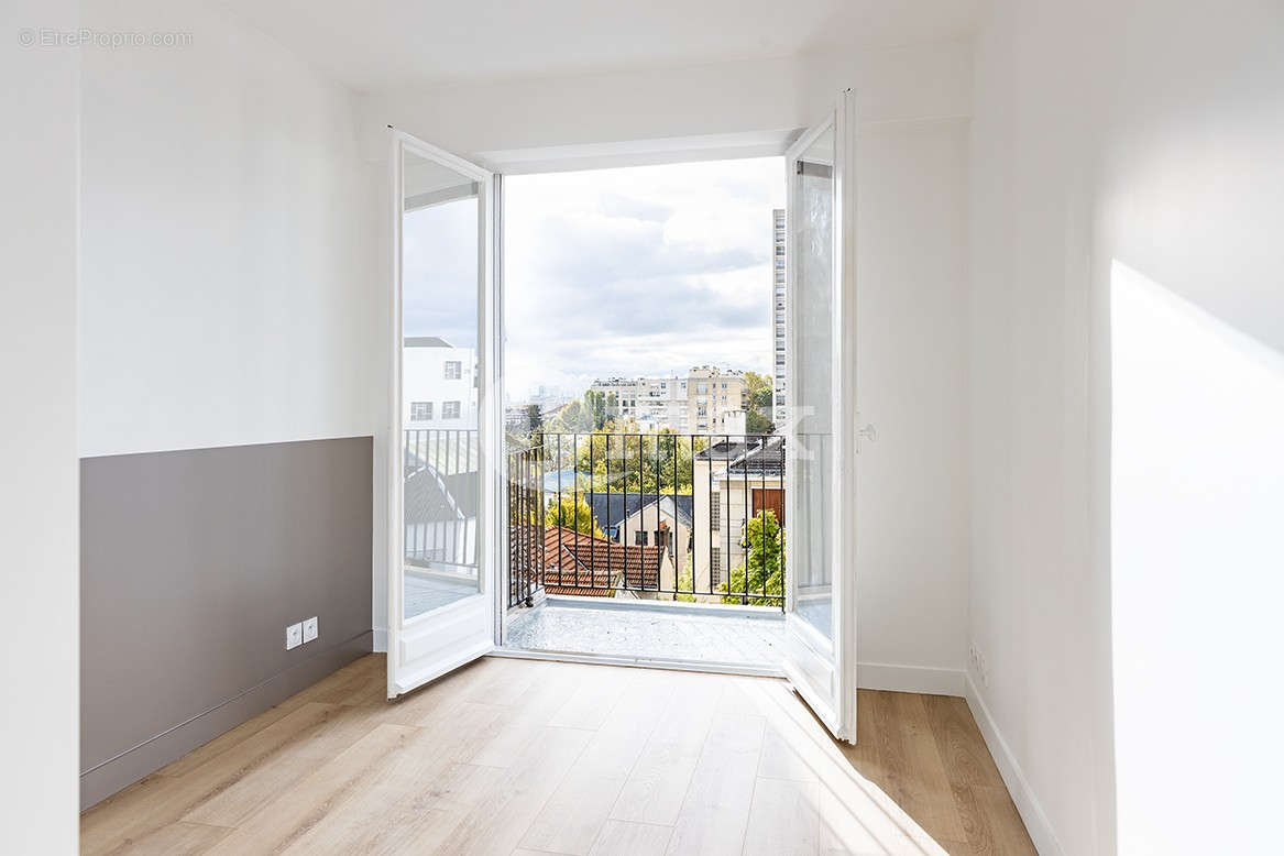 Appartement à COURBEVOIE