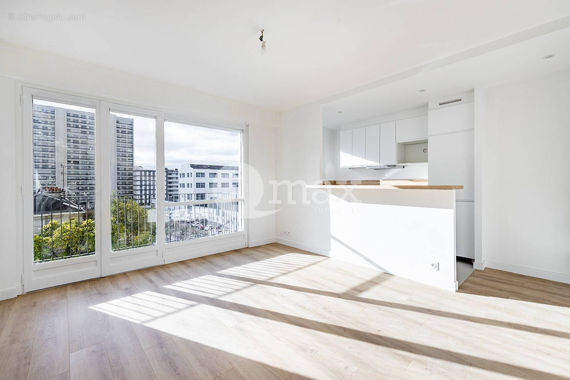 Appartement à COURBEVOIE