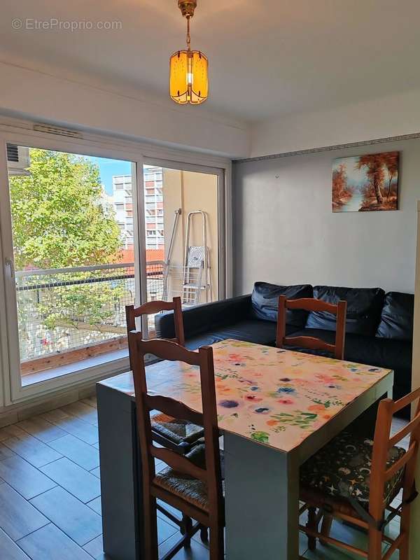 Appartement à MARSEILLE-5E