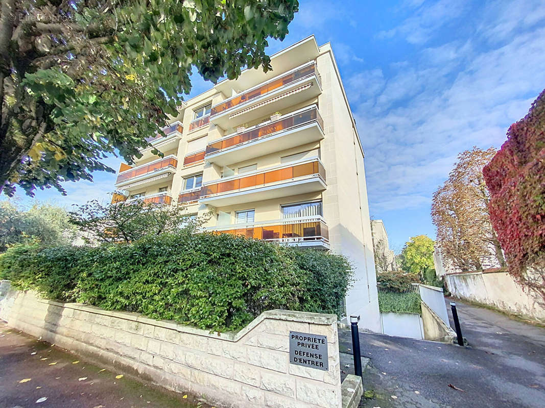 Appartement à SAINT-MAUR-DES-FOSSES