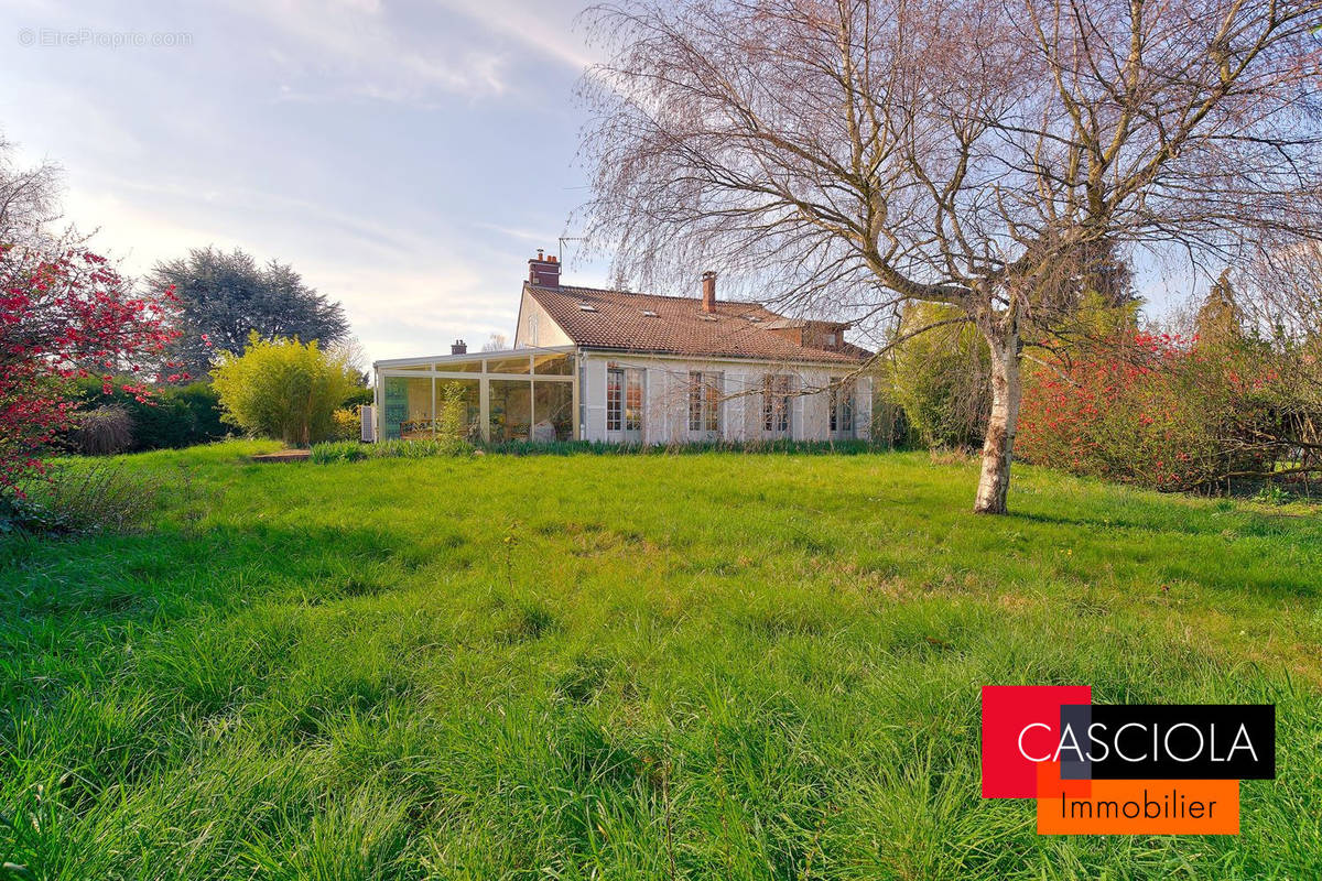 Maison à CUVRY