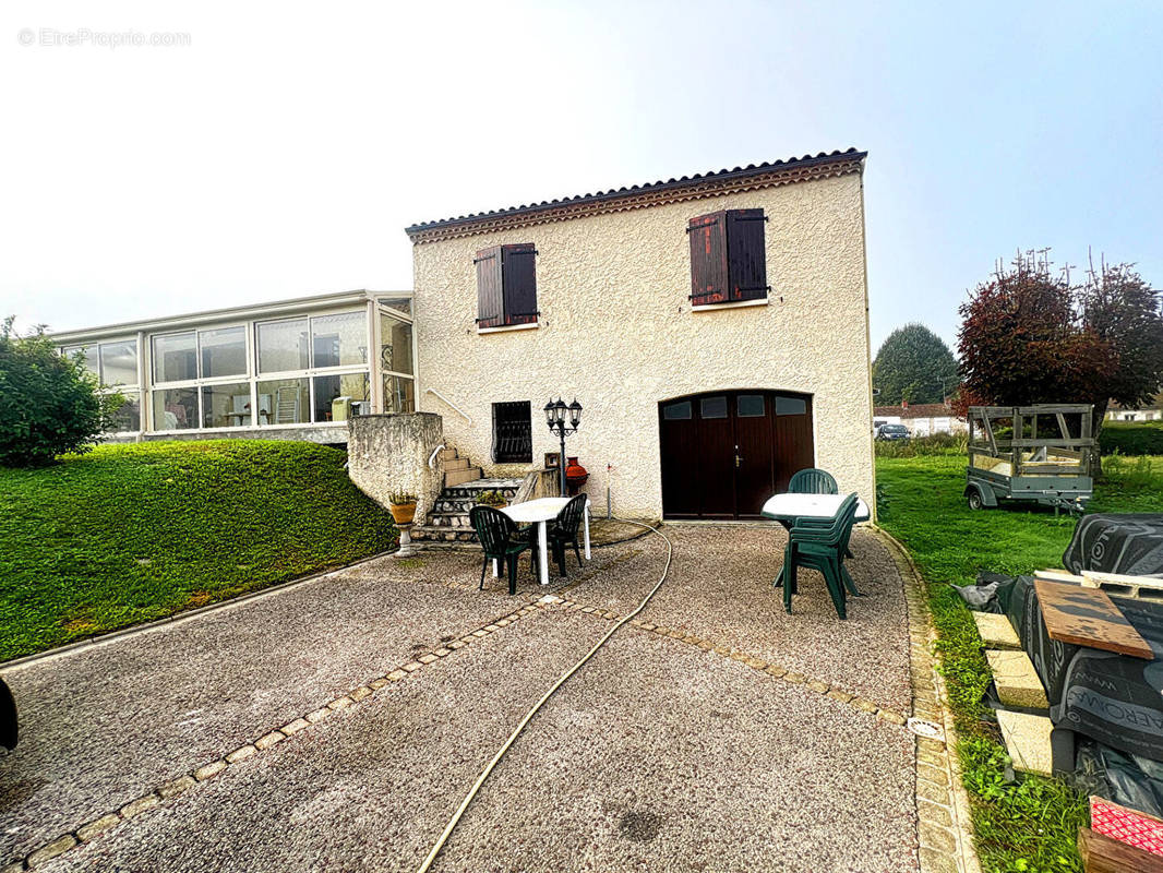 Maison à LA COURONNE