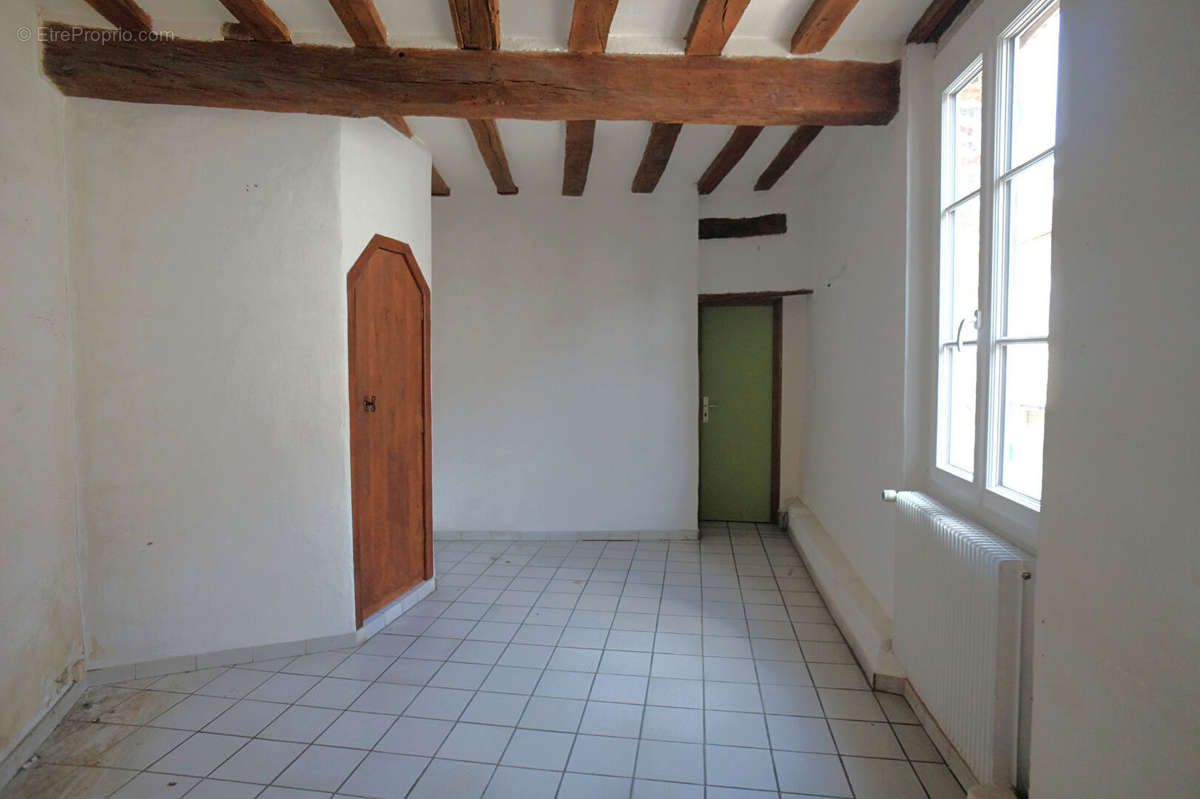 Appartement à AILLANT-SUR-THOLON