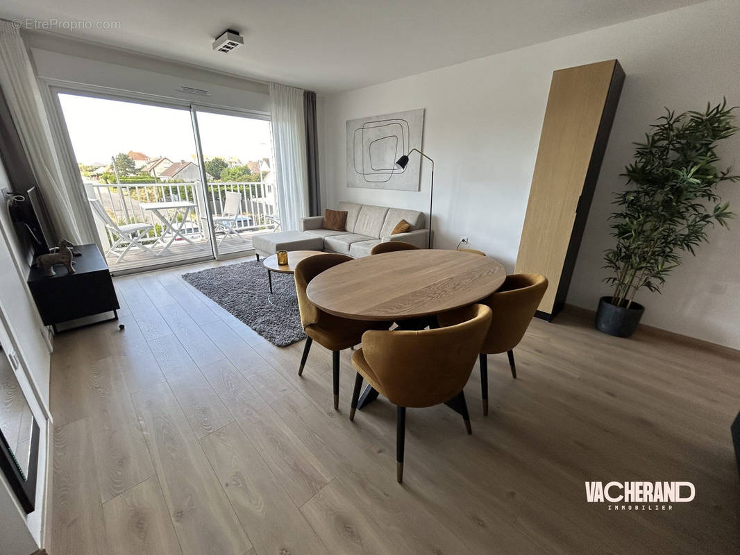 Appartement à CAMIERS