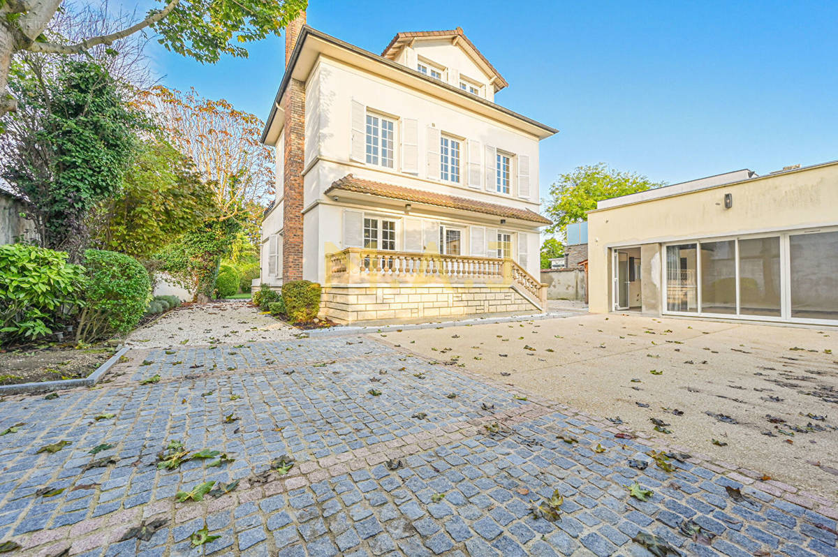 Maison à LE PERREUX-SUR-MARNE