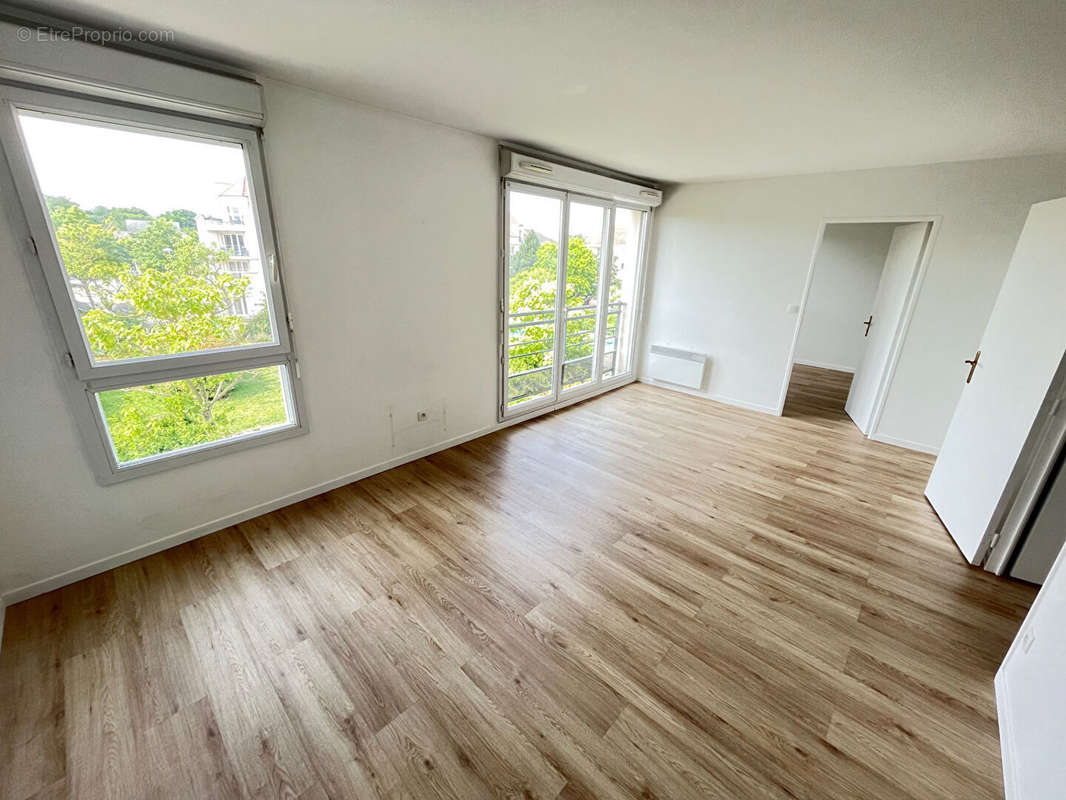 Appartement à MONTIGNY-LE-BRETONNEUX