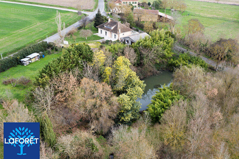 Maison à LAVERNOSE-LACASSE