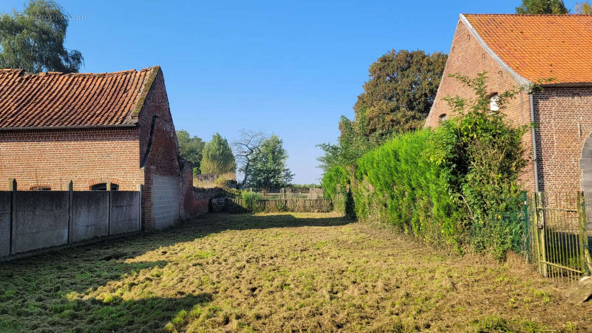 Maison à JENLAIN