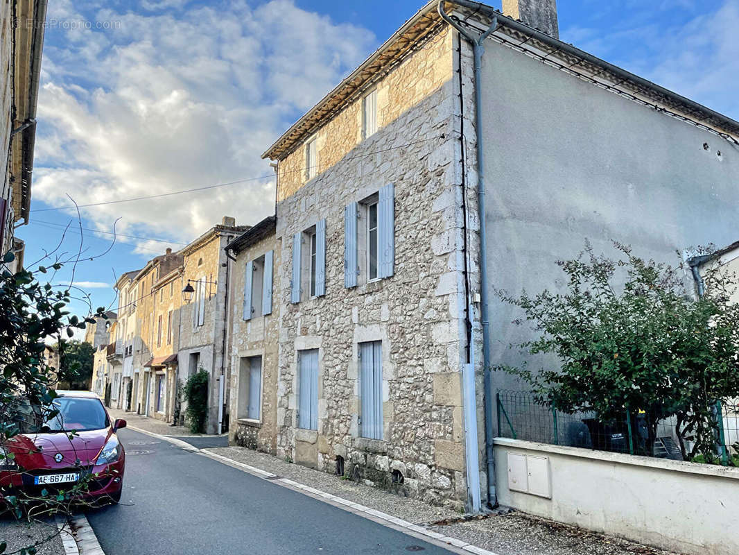 Maison à VELINES