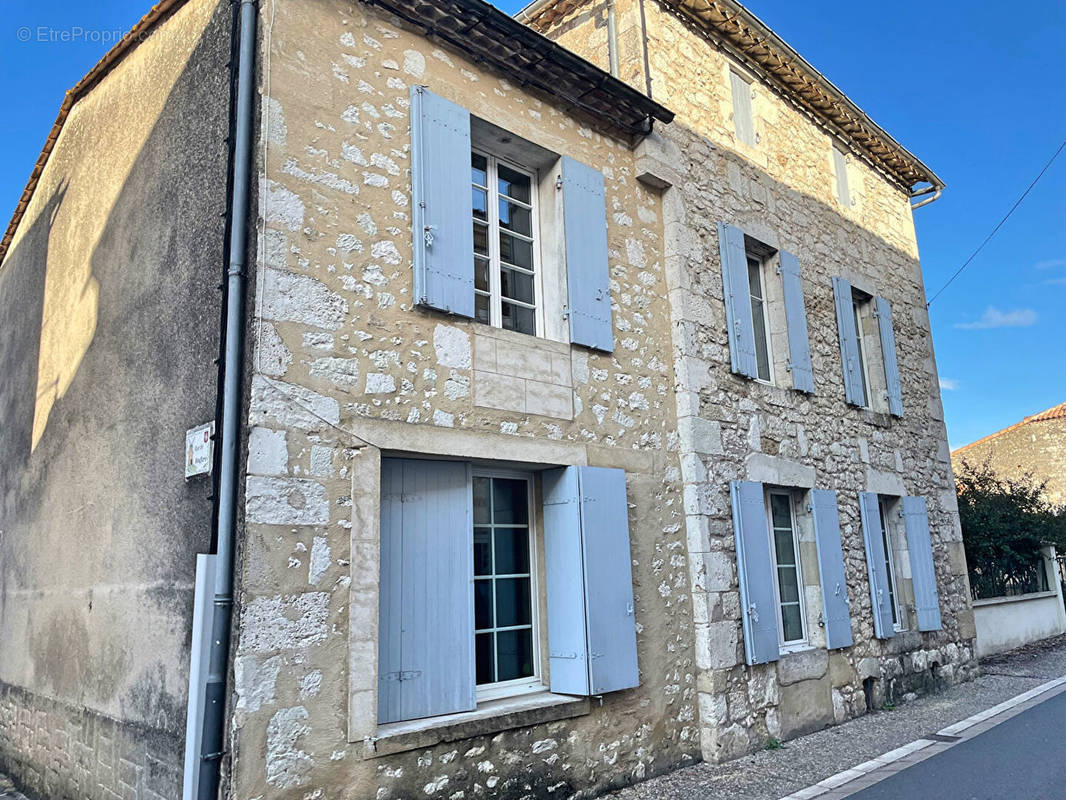 Maison à VELINES