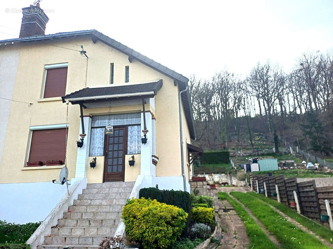 Maison à BAGNEAUX-SUR-LOING