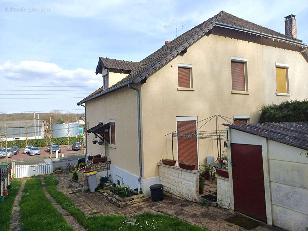 Maison à BAGNEAUX-SUR-LOING