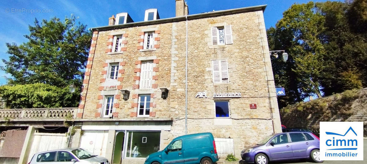 Appartement à QUINTIN