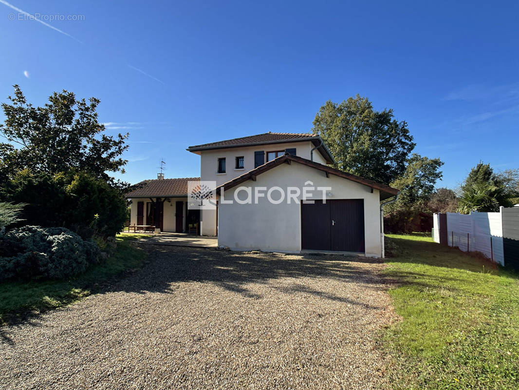 Maison à CHATILLON-SUR-CHALARONNE