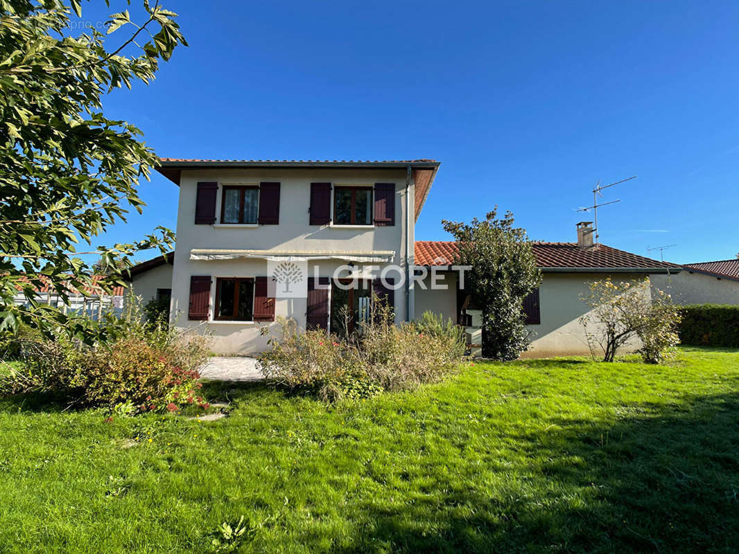 Maison à CHATILLON-SUR-CHALARONNE