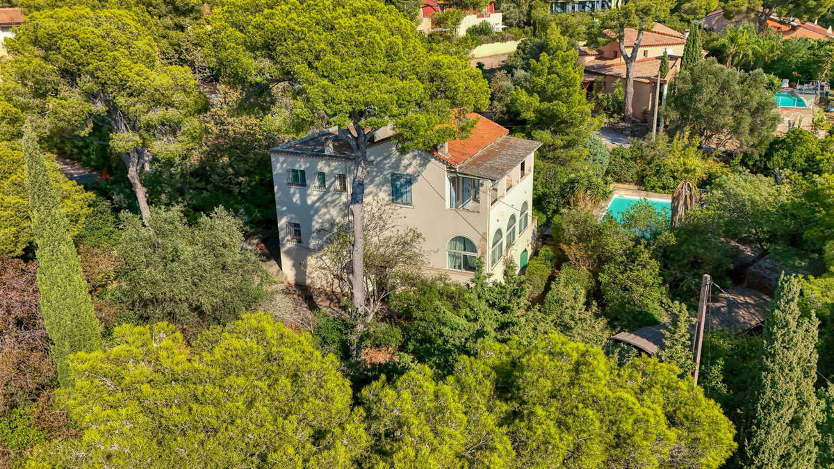 Maison à CARQUEIRANNE