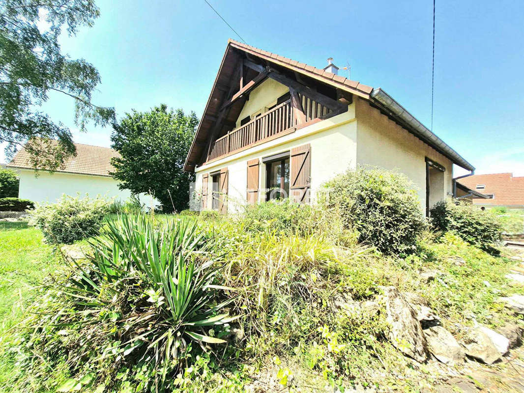 Maison à COLOMBIER-FONTAINE