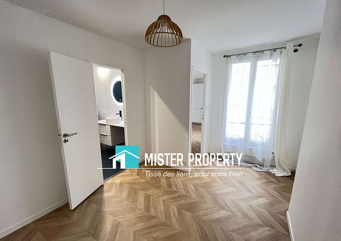 Appartement à PARIS-17E