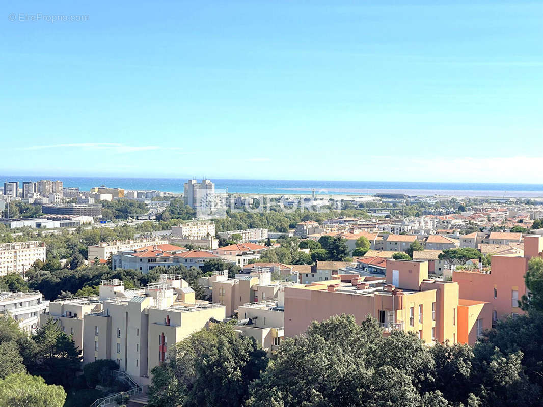 Appartement à SAINT-LAURENT-DU-VAR