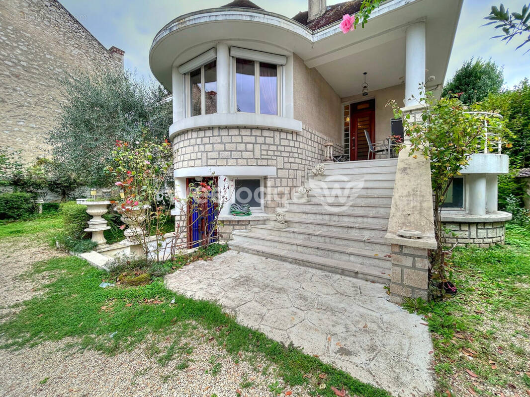 Maison à CHAMPAGNE-SUR-SEINE