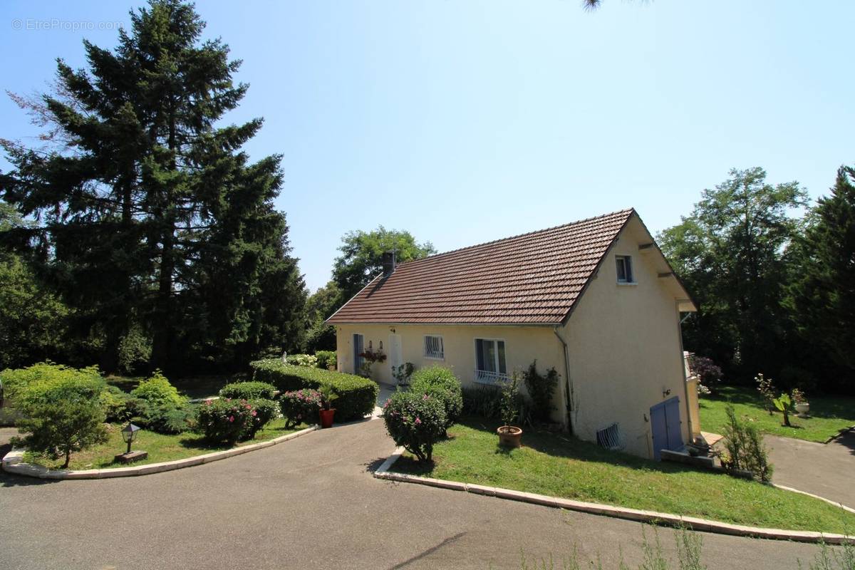 Maison à CHAMPAGNE-AU-MONT-D&#039;OR