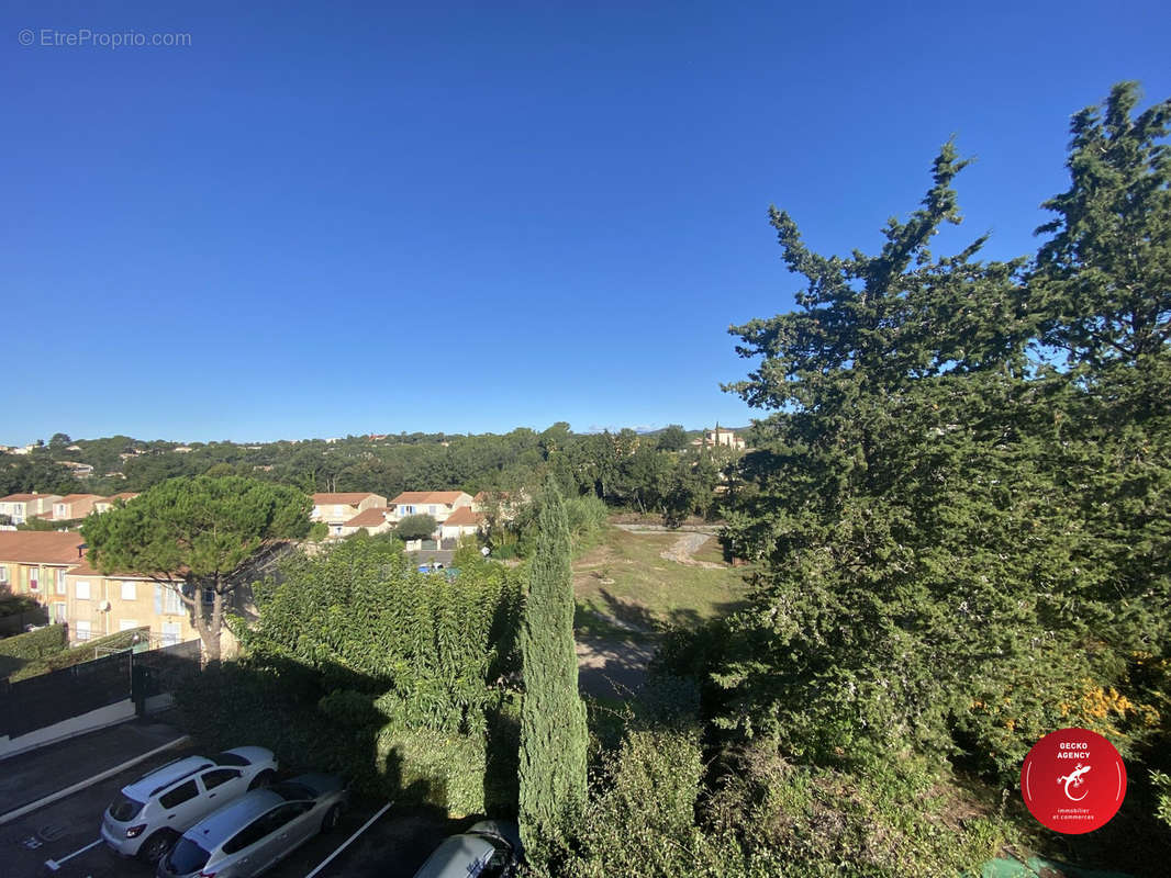 Vue terrasse coté gauche - Appartement à SAINT-RAPHAEL