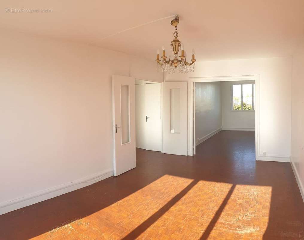 Appartement à EPINAY-SUR-SEINE