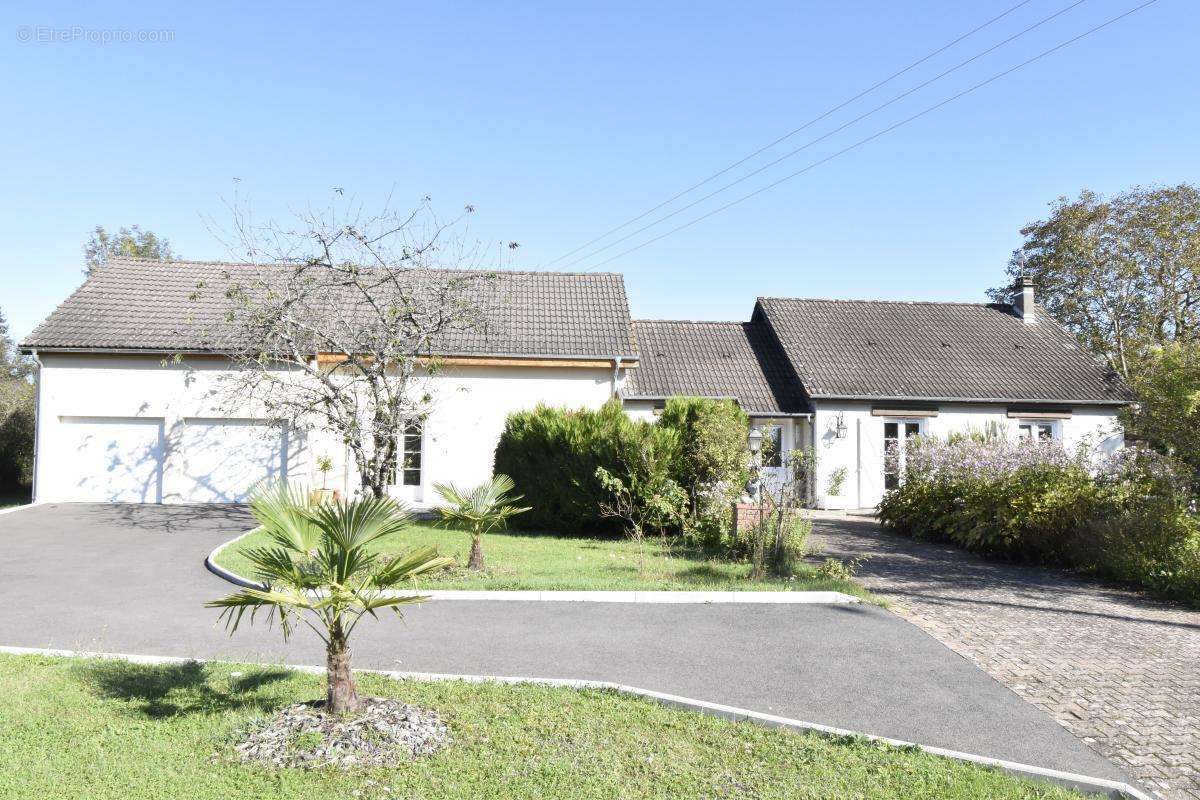 Maison à COSNE-COURS-SUR-LOIRE