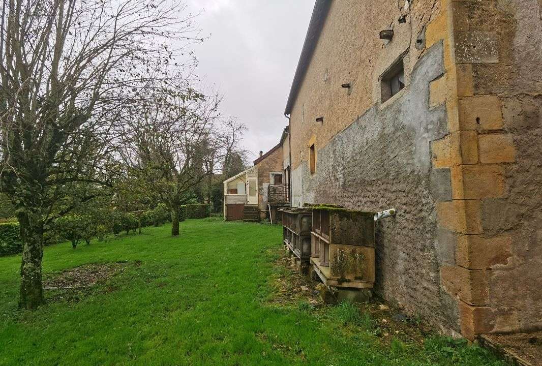 Maison à SAINT-SAULGE