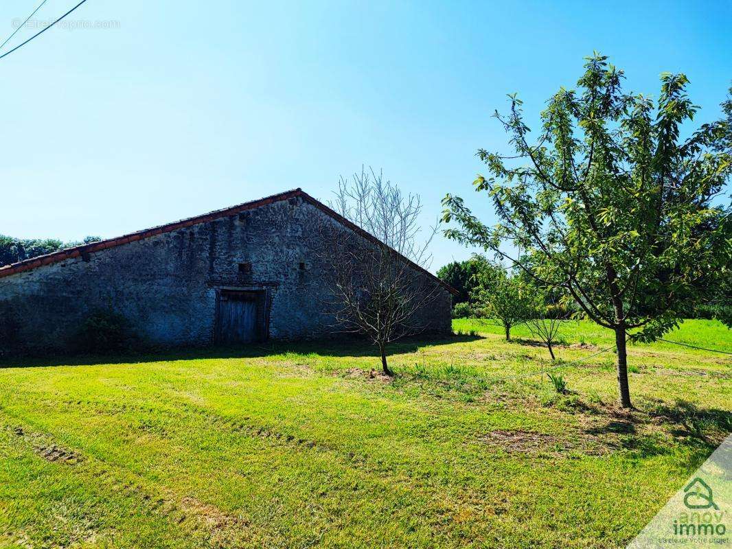 Maison à CHARROUX