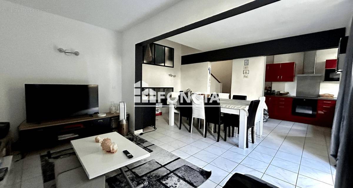 Appartement à FRESNES