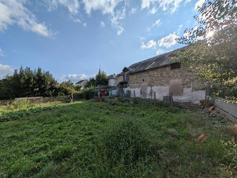 Appartement à LE MAYET-DE-MONTAGNE