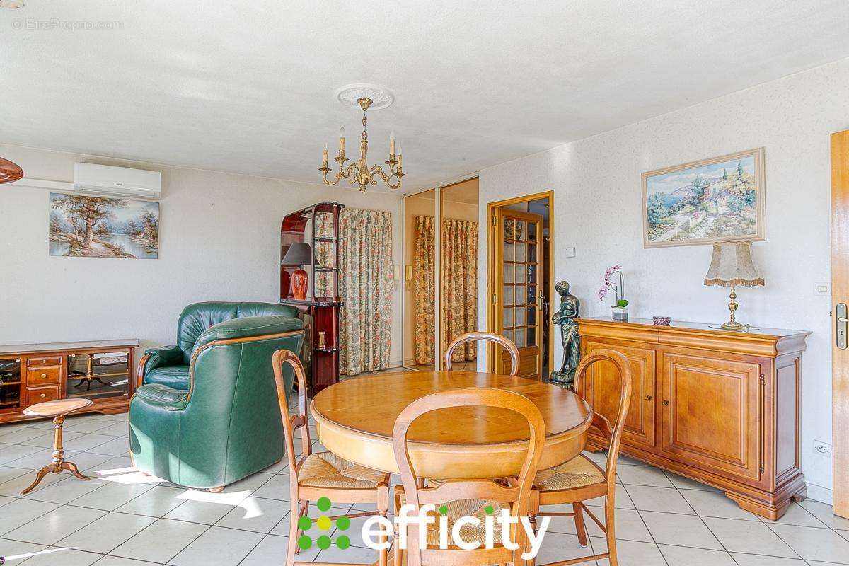 Appartement à VENISSIEUX