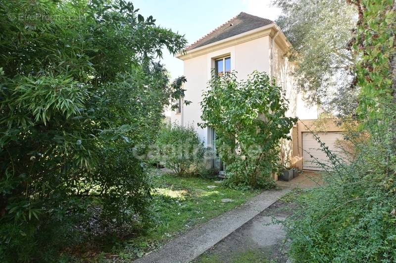 Maison à MAISONS-LAFFITTE