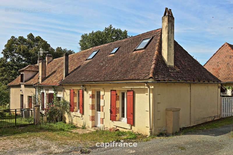 Maison à SAINT-MARTIAL-D&#039;ARTENSET