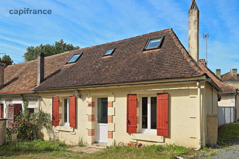 Maison à SAINT-MARTIAL-D&#039;ARTENSET