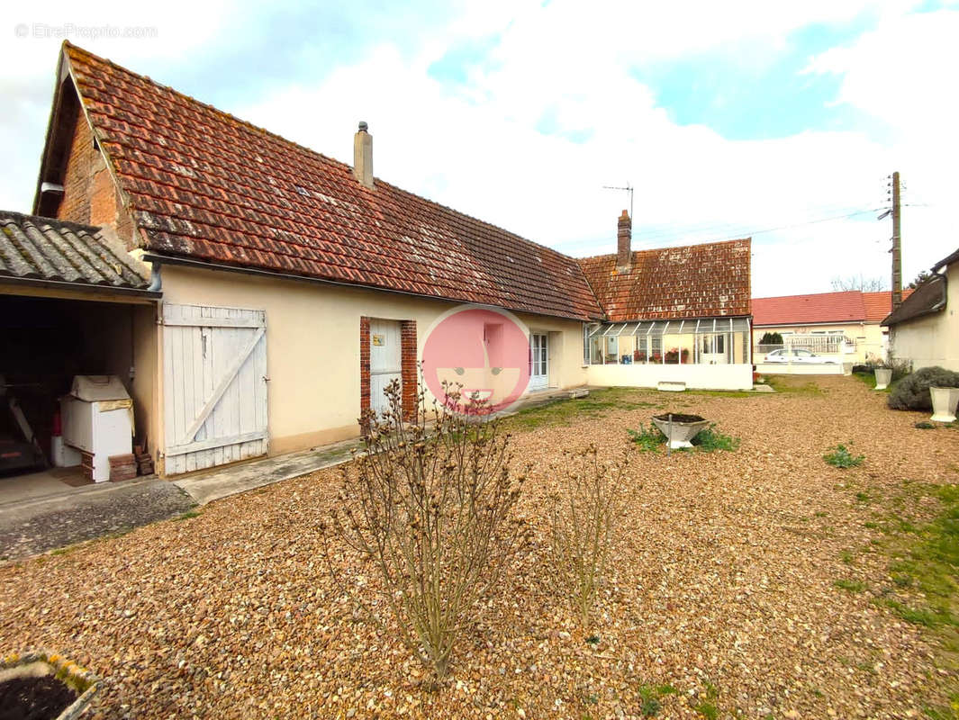 Maison à SAINT-LUPERCE