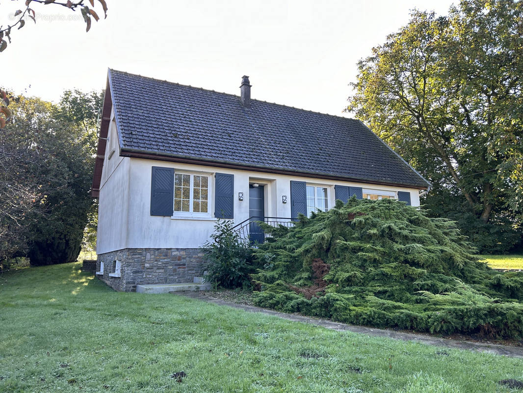 Maison à HORNOY-LE-BOURG