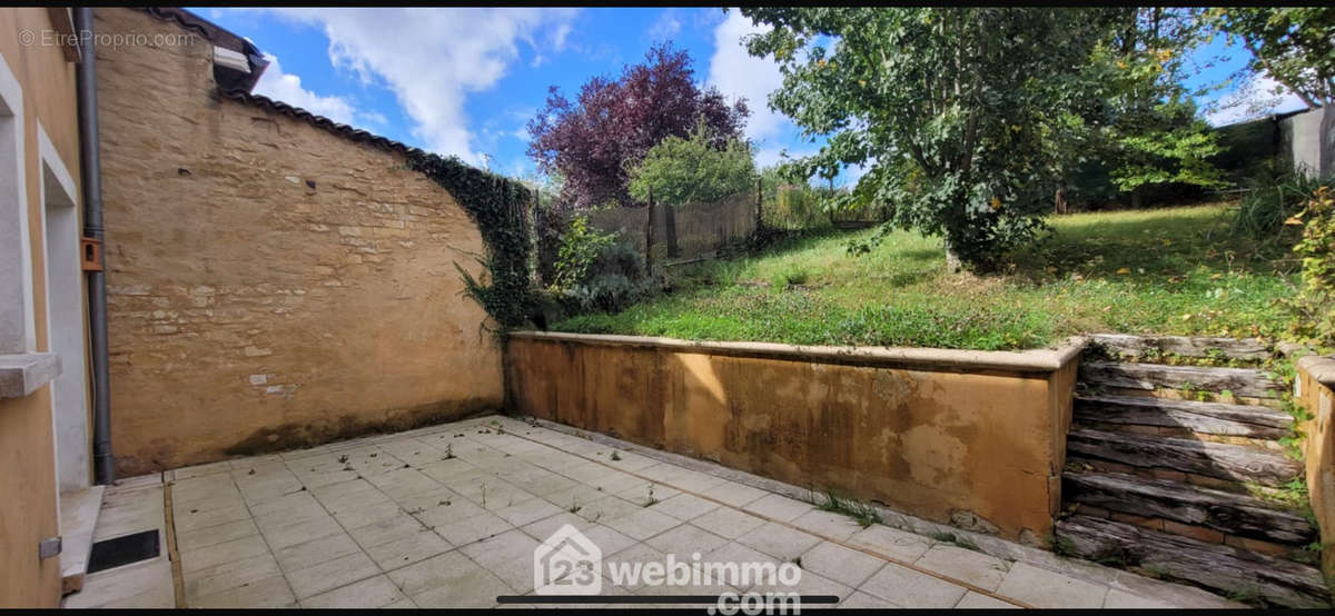 Terrasse - Maison à BELRUPT-EN-VERDUNOIS