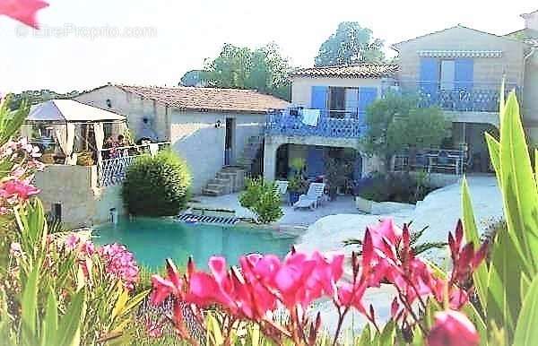 Appartement à LES ADRETS-DE-L&#039;ESTEREL