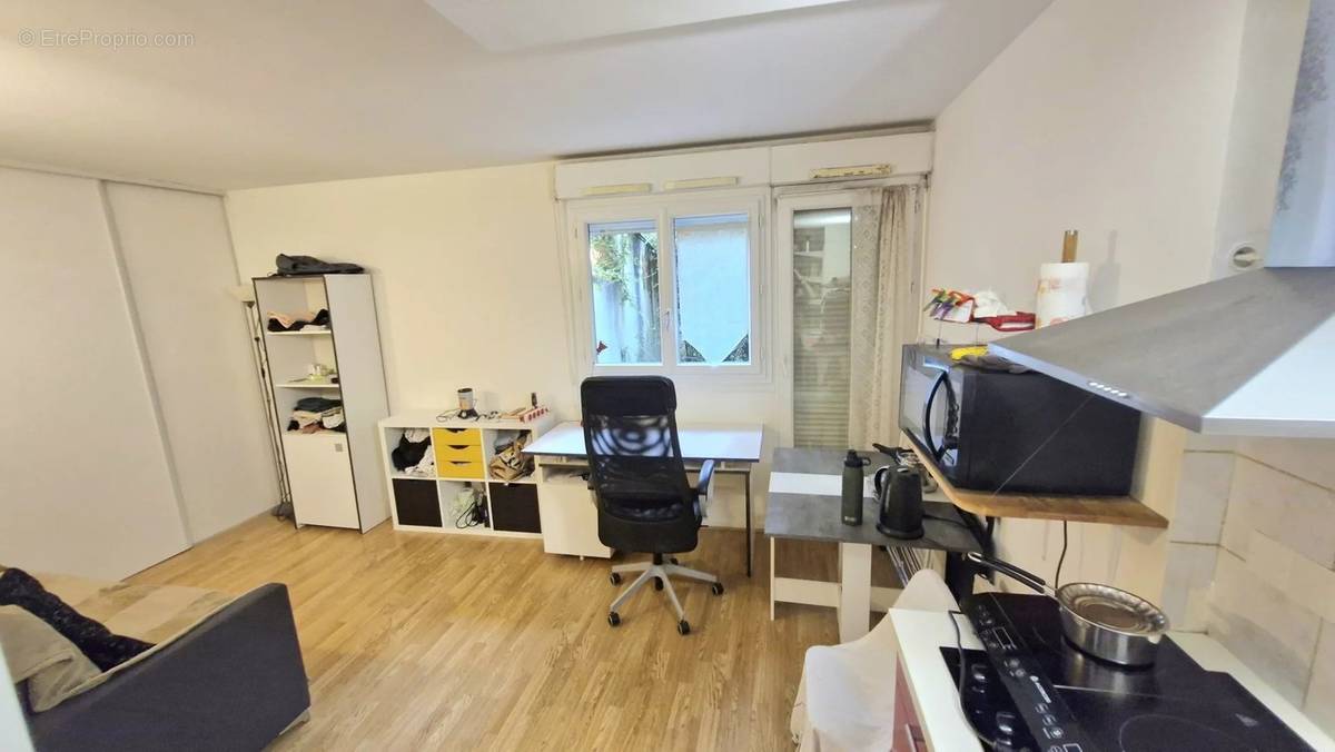 Appartement à COURBEVOIE