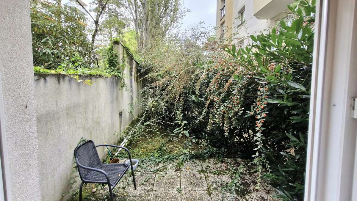 Appartement à COURBEVOIE