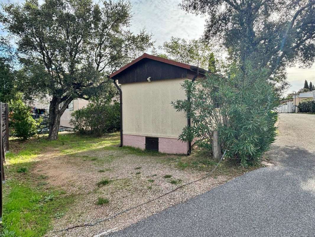 Maison à ROQUEBRUNE-SUR-ARGENS