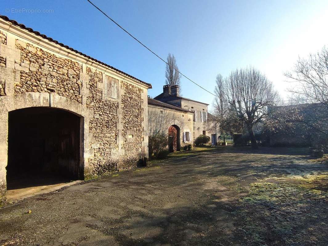 Photo 4 - Maison à LA TOUR-BLANCHE