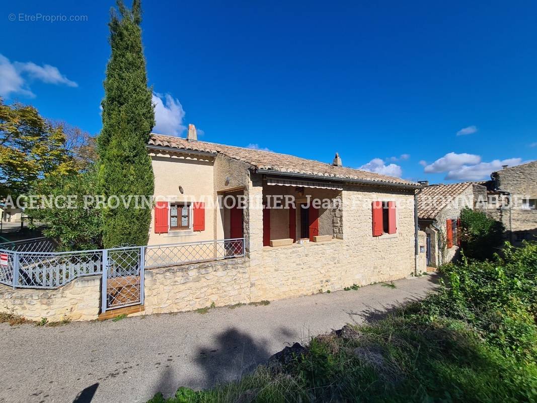 Maison à SAINT-RESTITUT