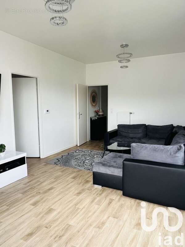 Photo 3 - Appartement à FLEURY-LES-AUBRAIS