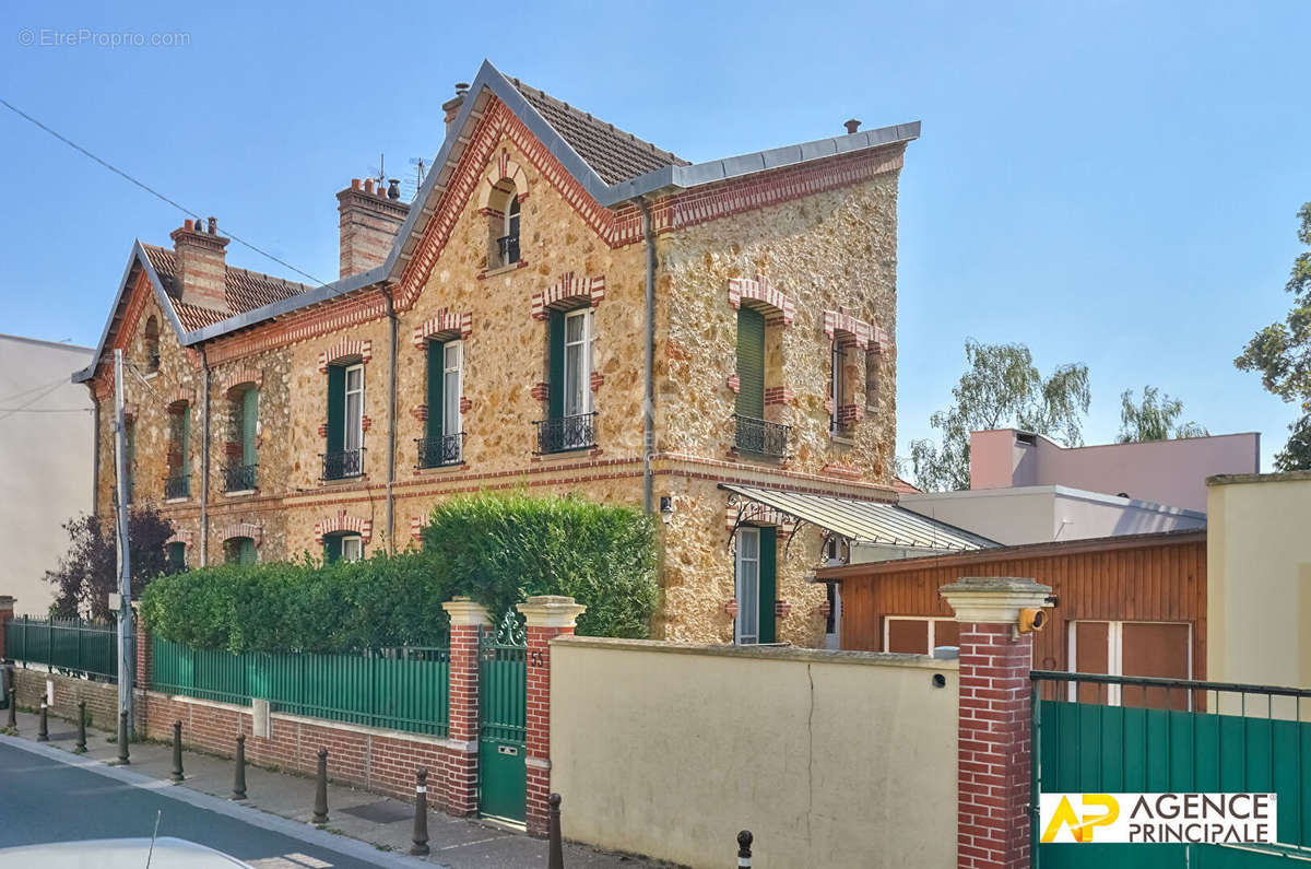 Maison à MAISONS-LAFFITTE