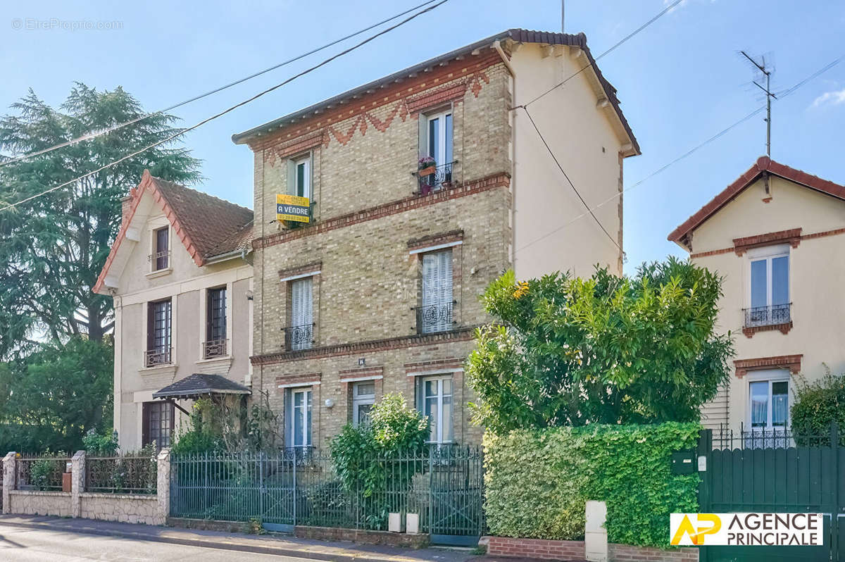 Appartement à MAISONS-LAFFITTE