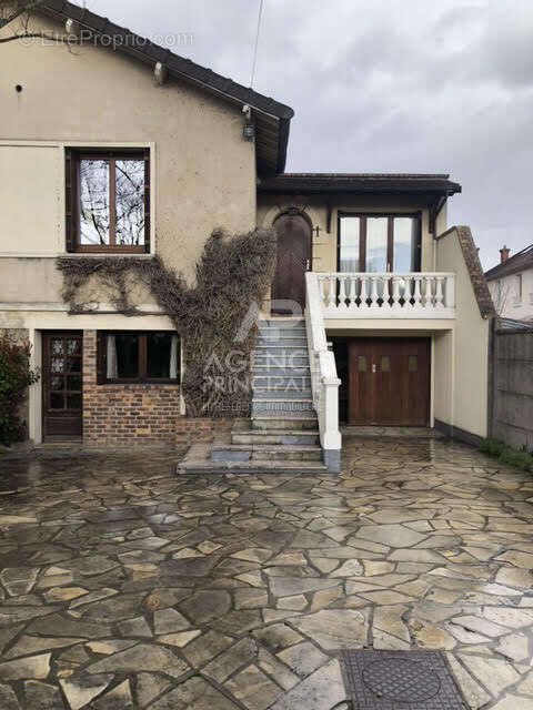 Maison à MAISONS-LAFFITTE